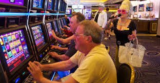 Filipino player browsing the phclub mobile sports and casino platform